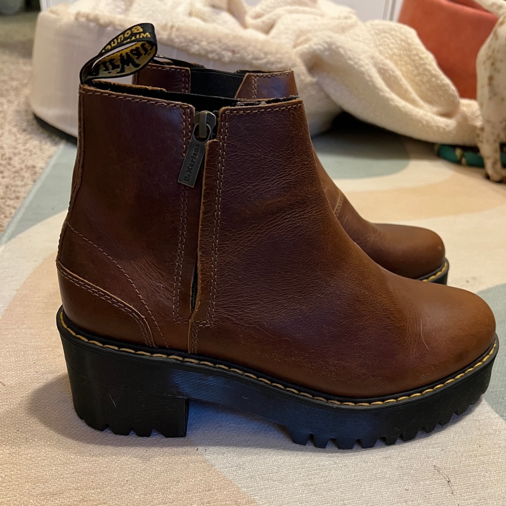 Size 9 Dr. Marten’s Rometty II Women’s